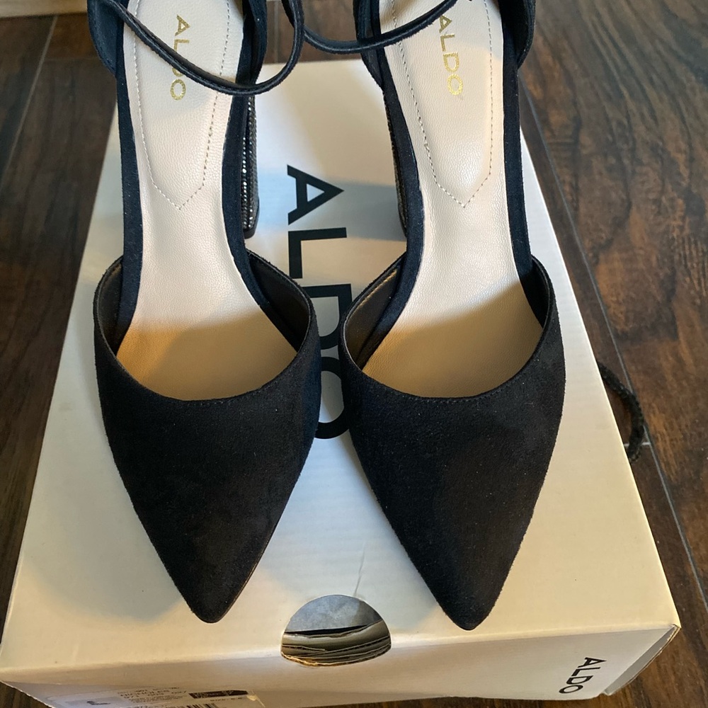 Aldo Black Pointed-Toe Heels with T-Strap